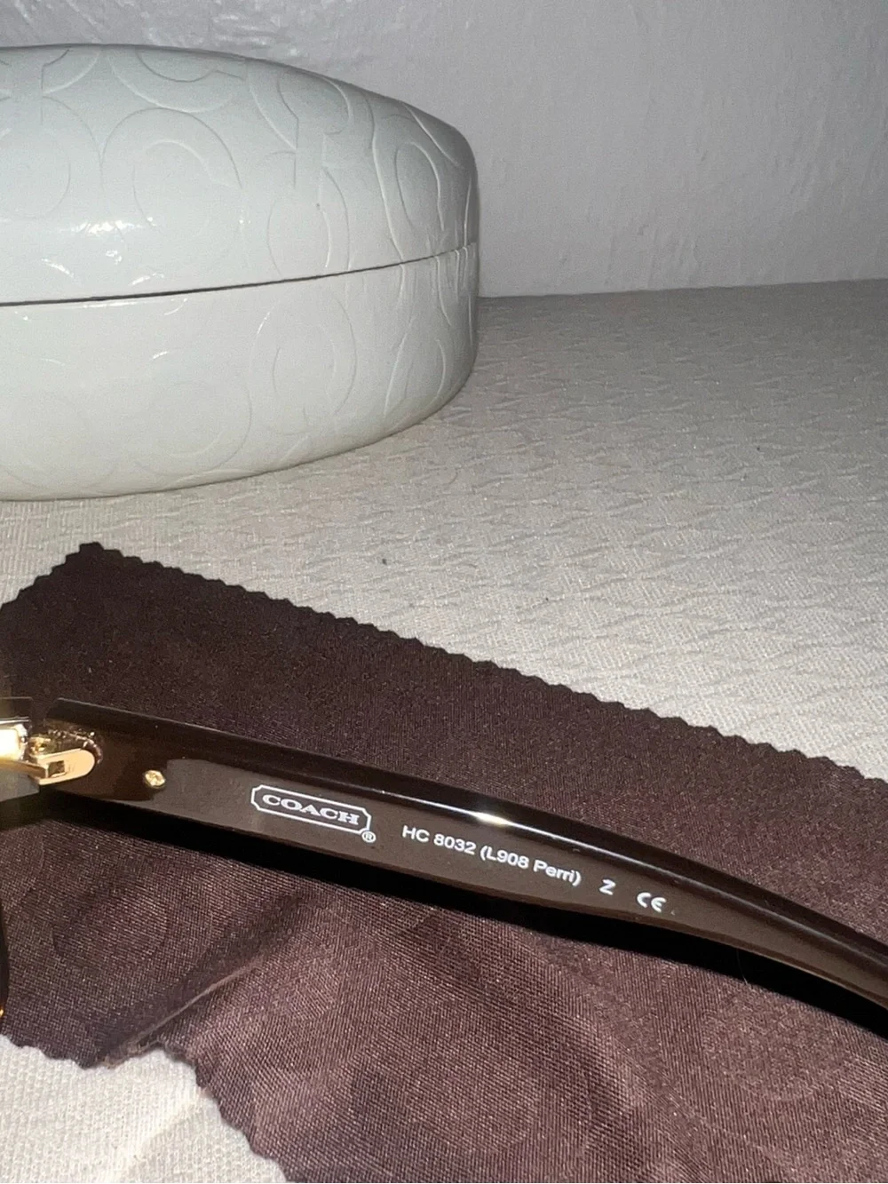 Coach Signature C Oversized Brown Women’s Sunglasses with Case and Cloth / L908